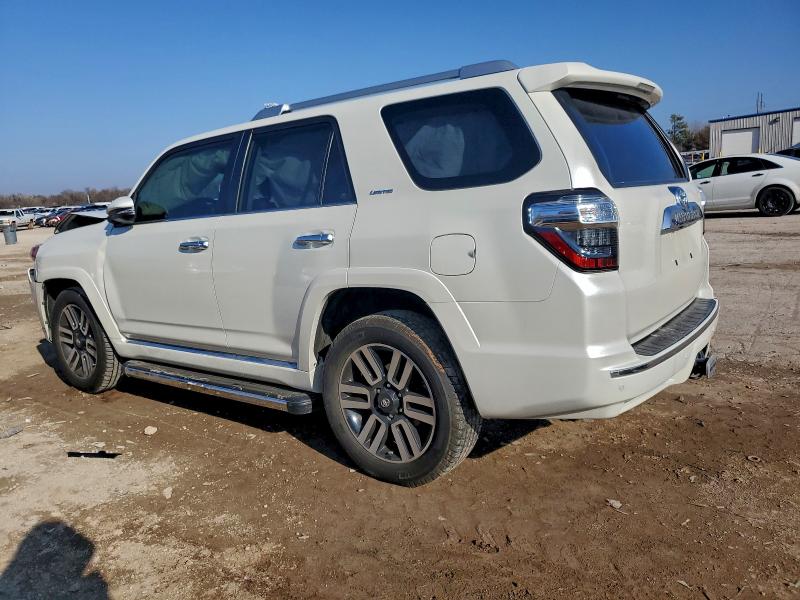 Photo 2 from auction – 2018 TOYOTA 4RUNNER SR with VIN JTEZU5JRXJ5170582