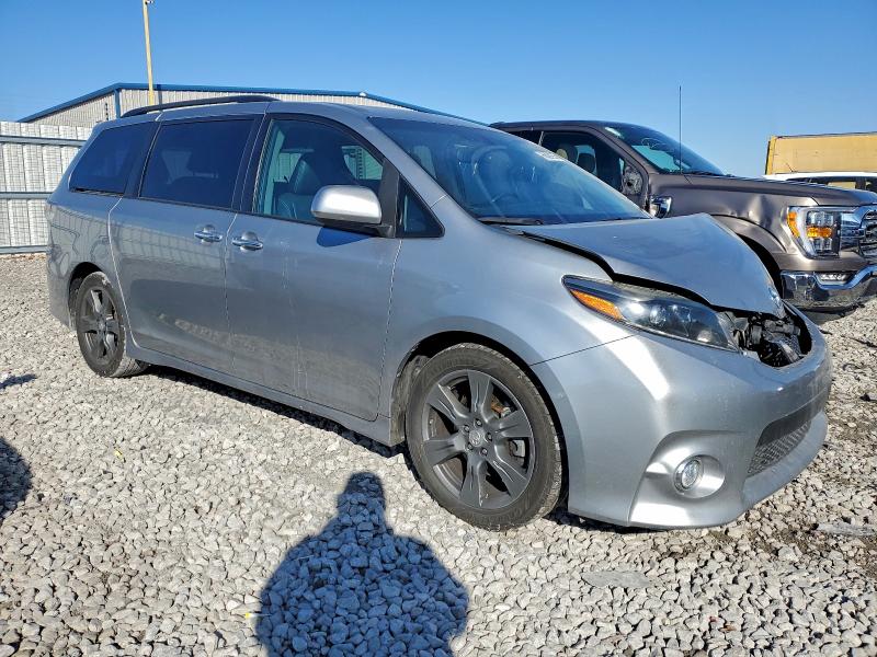 Photo 4 from auction – 2017 TOYOTA SIENNA SE with VIN 5TDXZ3DC0HS858880