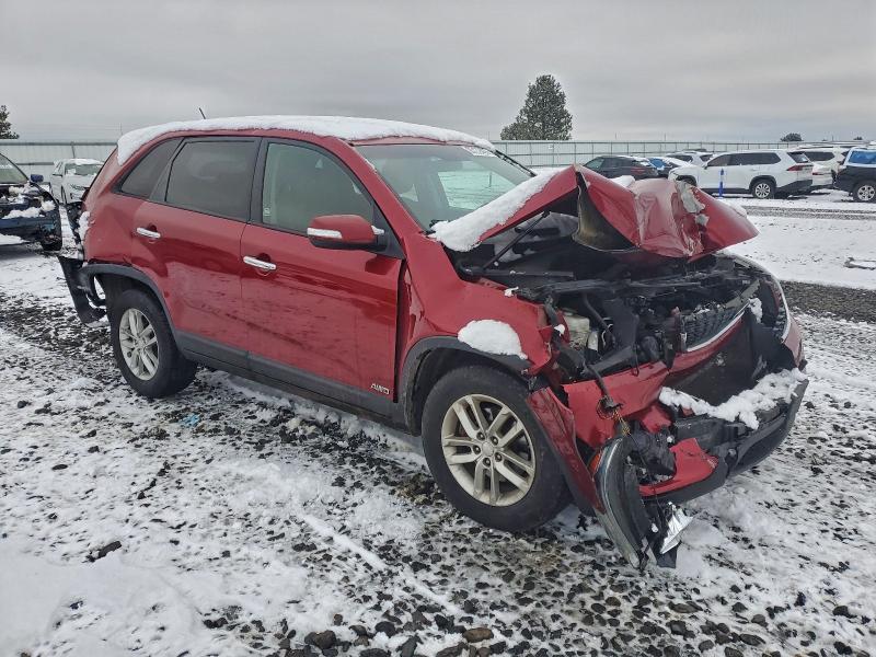 Photo 4 from auction – 2014 KIA SORENTO LX with VIN 5XYKTCA65EG541986