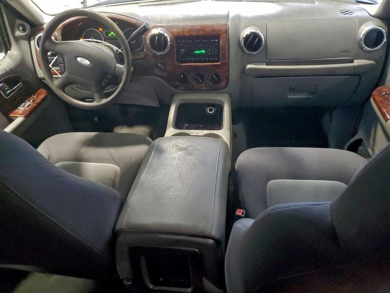 Photo 8 from auction – 2005 FORD EXPEDITION with VIN 1FMPU16505LA42732