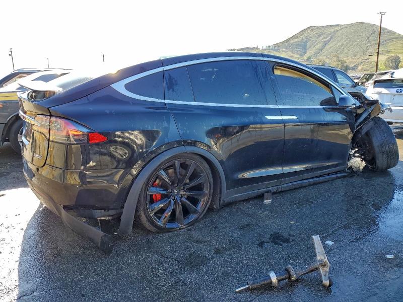Photo 3 from auction – 2017 TESLA MODEL X with VIN 5YJXCBE44HF051687