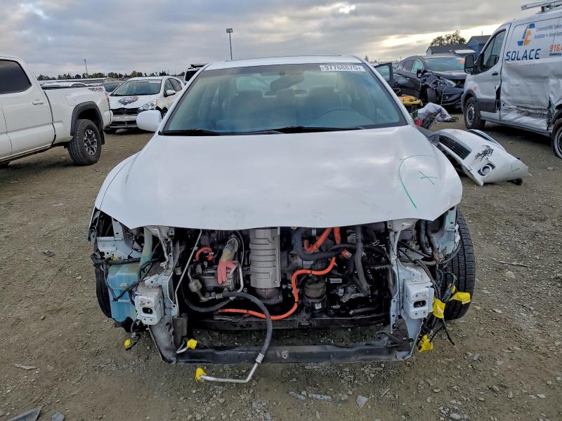 Photo 5 from auction – 2011 TOYOTA CAMRY HYBR with VIN 4T1BB3EK8BU127536