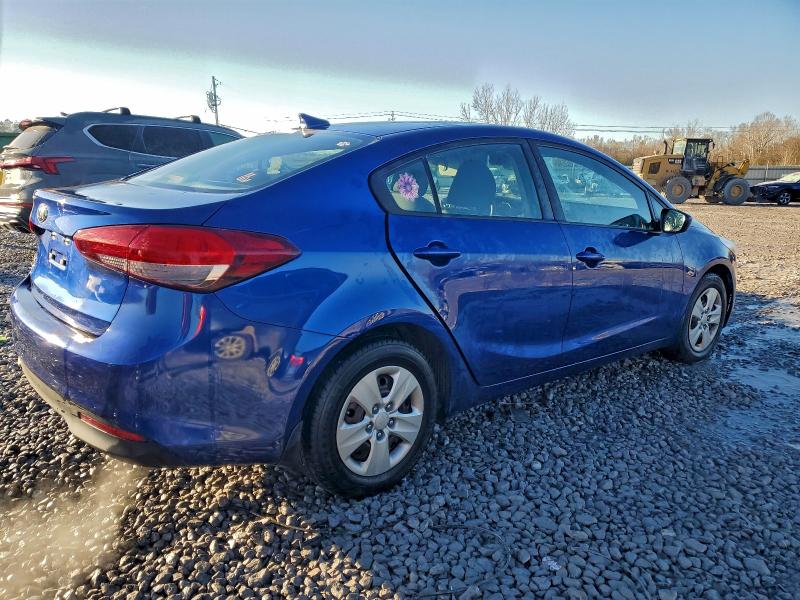 Photo 3 from auction – 2018 KIA FORTE LX with VIN 3KPFL4A71JE196141