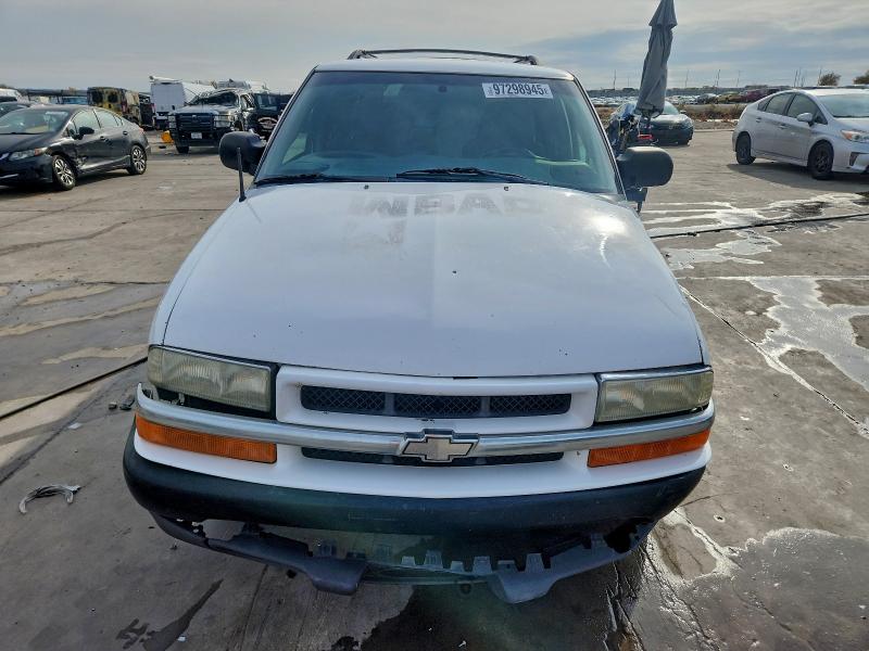 Photo 5 from auction – 2004 CHEVROLET BLAZER with VIN 1GNCS13X14K115195