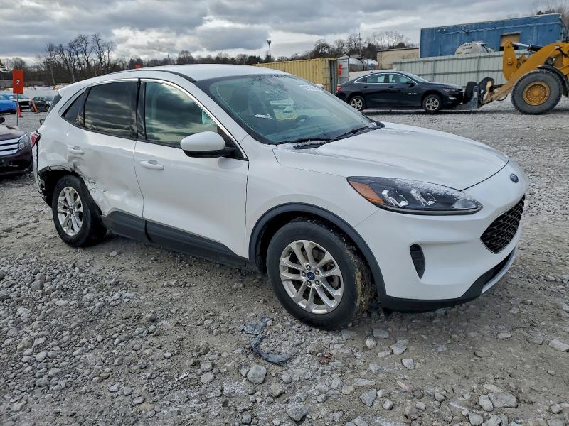 Photo 4 from auction – 2020 FORD ESCAPE SE with VIN 1FMCU0G66LUA28048