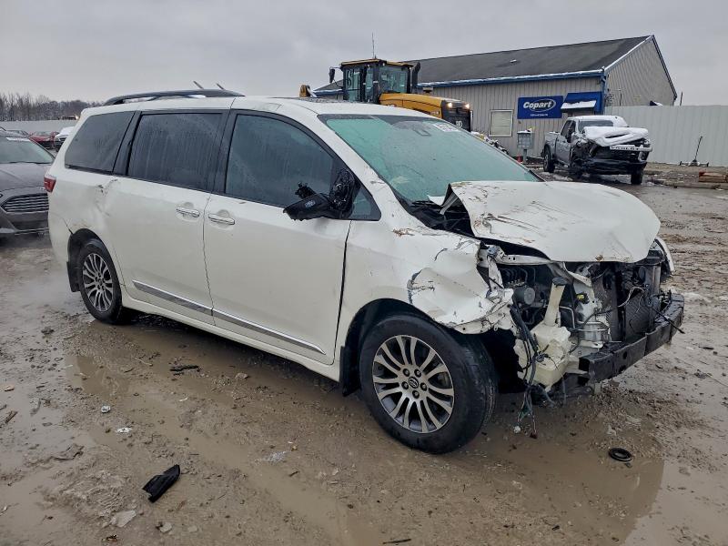 Photo 4 from auction – 2019 TOYOTA SIENNA with VIN 5TDYZ3DC0KS983227