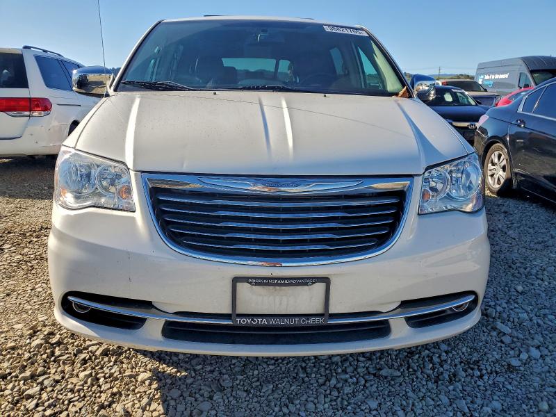 Photo 5 from auction – 2012 CHRYSLER TOWN & COU with VIN 2C4RC1CG4CR170773