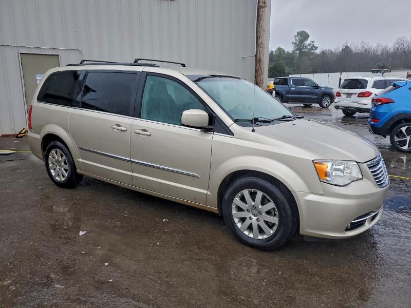 Photo 4 from auction – 2015 CHRYSLER TOWN & COU with VIN 2C4RC1BG9FR602053