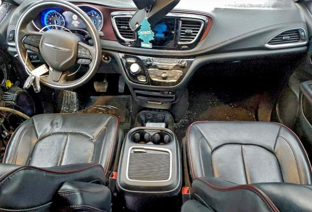 Photo 8 from auction – 2020 CHRYSLER PACIFICA L with VIN 2C4RC1GG7LR126048