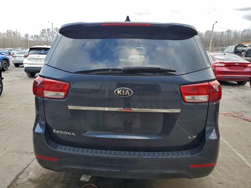 Photo 6 from auction – 2017 KIA SEDONA LX with VIN KNDMB5C10H6226903