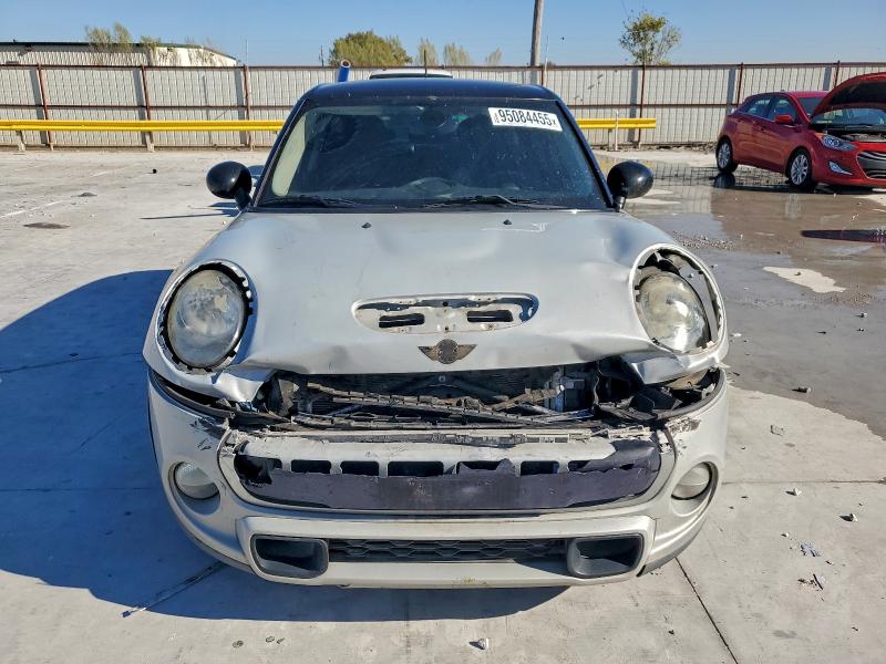 Photo 5 from auction – 2016 MINI COOPER S with VIN WMWXU3C53G2B63431