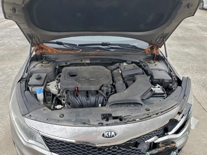 Photo 11 from auction – 2017 KIA OPTIMA LX with VIN 5XXGT4L37HG160762