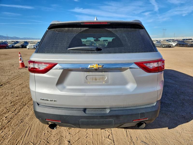 Photo 6 from auction – 2018 CHEVROLET TRAVERSE L with VIN 1GNERFKW7JJ119523