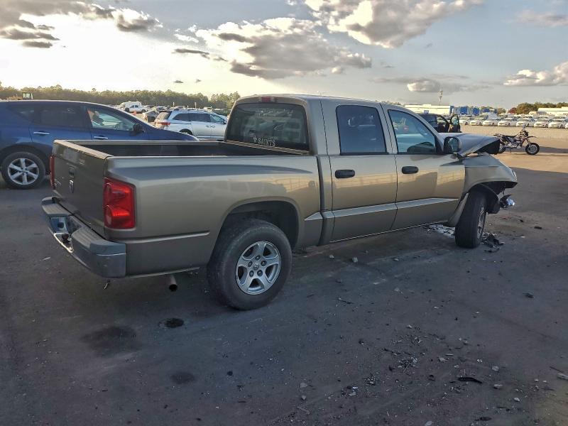 Photo 3 from auction – 2006 DODGE DAKOTA QUA with VIN 1D7HE48KX6S556840