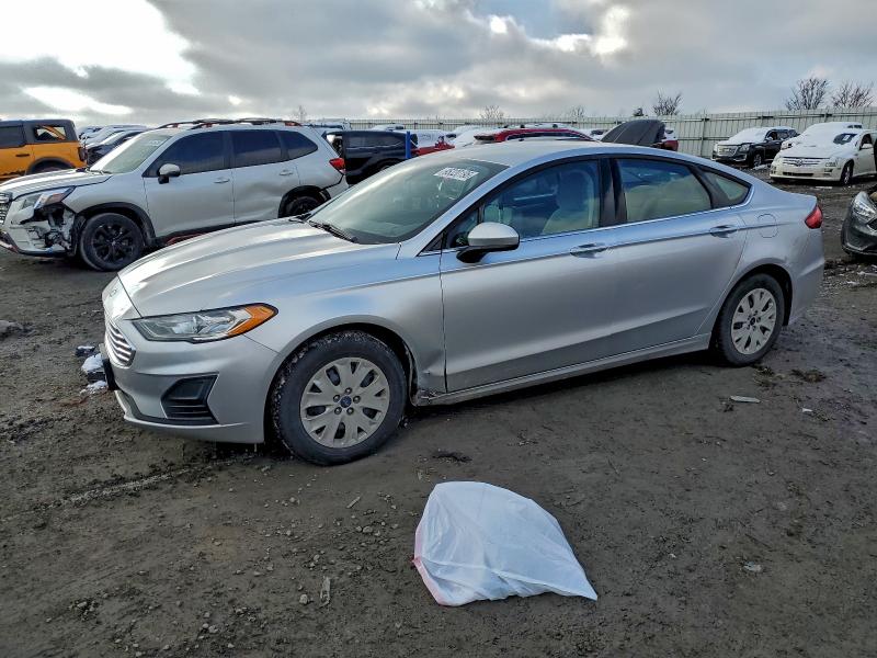 FORD FUSION 2019 with VIN 3FA6P0G77KR102154 - Photo from auction