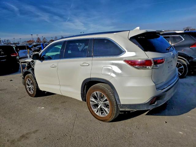 Photo 2 from auction – 2014 TOYOTA HIGHLANDER with VIN 5TDKKRFHXES011158