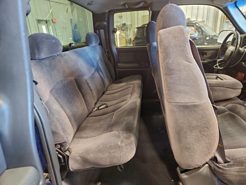Photo 10 from auction – 2001 CHEVROLET SILVERADO with VIN 2GCEC19T511196006