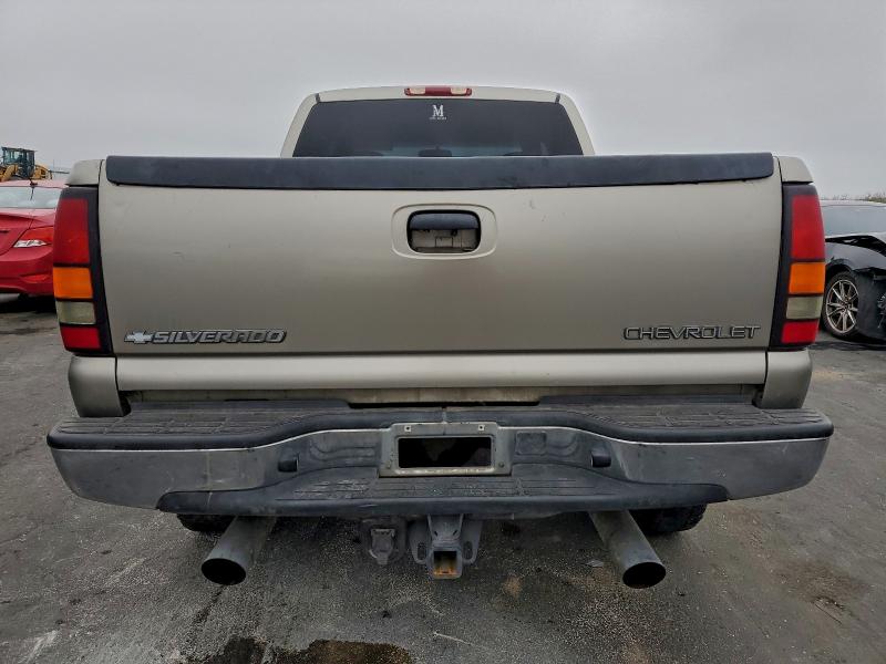Photo 6 from auction – 2001 CHEVROLET SILVERADO with VIN 1GCHC29U11E166074