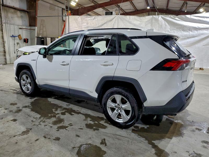 Photo 2 from auction – 2021 TOYOTA RAV4 XLE with VIN 2T3RWRFV8MW117338