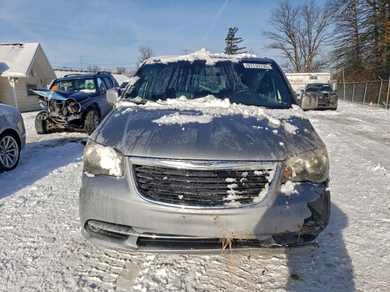 Photo 5 from auction – 2014 CHRYSLER TOWN & COU with VIN 2C4RC1HG4ER461804