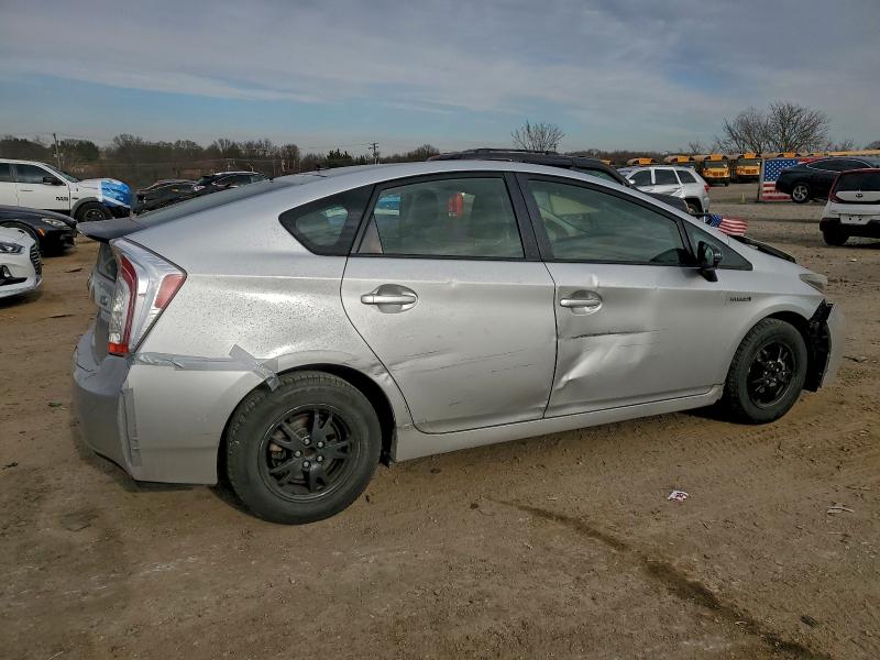 Photo 3 from auction – 2013 TOYOTA PRIUS with VIN JTDKN3DU2D5576304