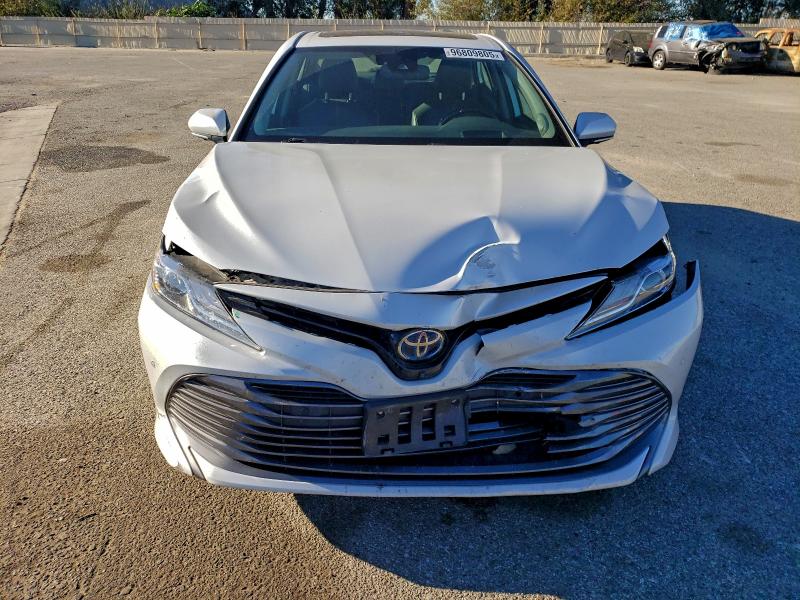Photo 5 from auction – 2020 TOYOTA CAMRY XLE with VIN 4T1F31AK2LU539302