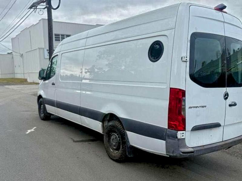 Photo 3 from auction – 2022 MERCEDES-BENZ SPRINTER 2 with VIN W1W4DCHY7NT095409