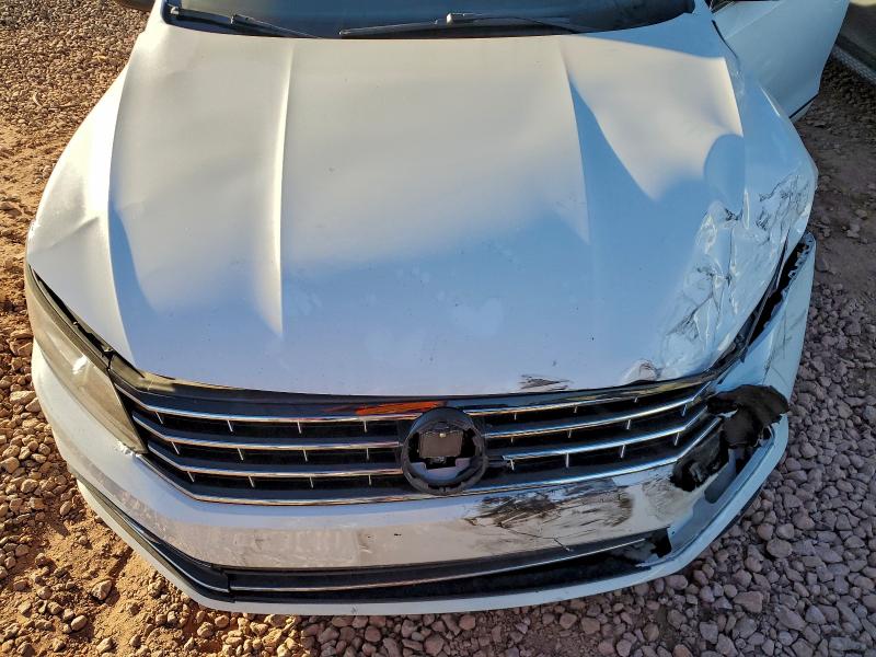 Photo 11 from auction – 2017 VOLKSWAGEN PASSAT with VIN 1VWAT7A3XHC083361