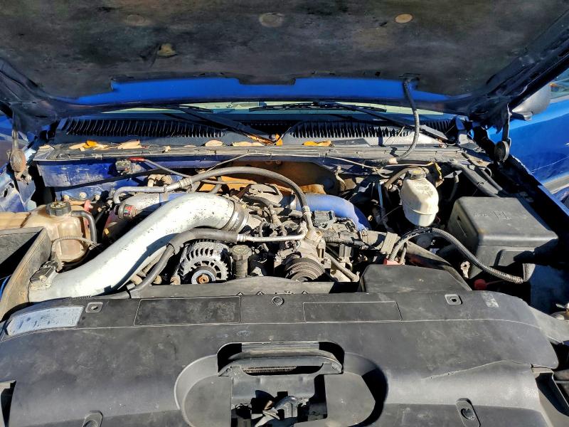 Photo 11 from auction – 2004 CHEVROLET SILVERADO with VIN 1GCHK23164F120997