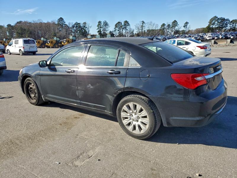 Photo 2 from auction – 2013 CHRYSLER 200 LX with VIN 1C3CCBAB7DN734227