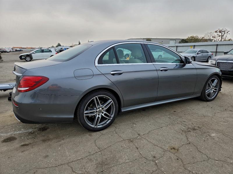 Photo 3 from auction – 2018 MERCEDES-BENZ E 300 with VIN WDDZF4JB1JA440694