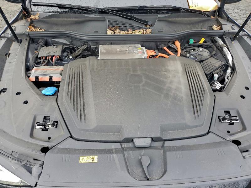 Photo 11 from auction – 2024 AUDI Q8 E-TRON with VIN WA14AAGE6RB053237