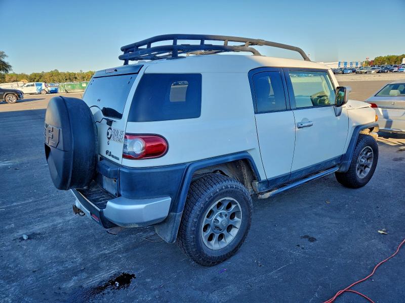 Photo 3 from auction – 2012 TOYOTA FJ CRUISER with VIN JTEBU4BF4CK116733