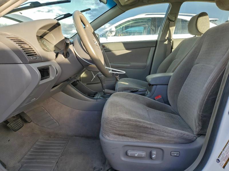 Photo 7 from auction – 2004 TOYOTA CAMRY LE with VIN JTDBE32K340280223