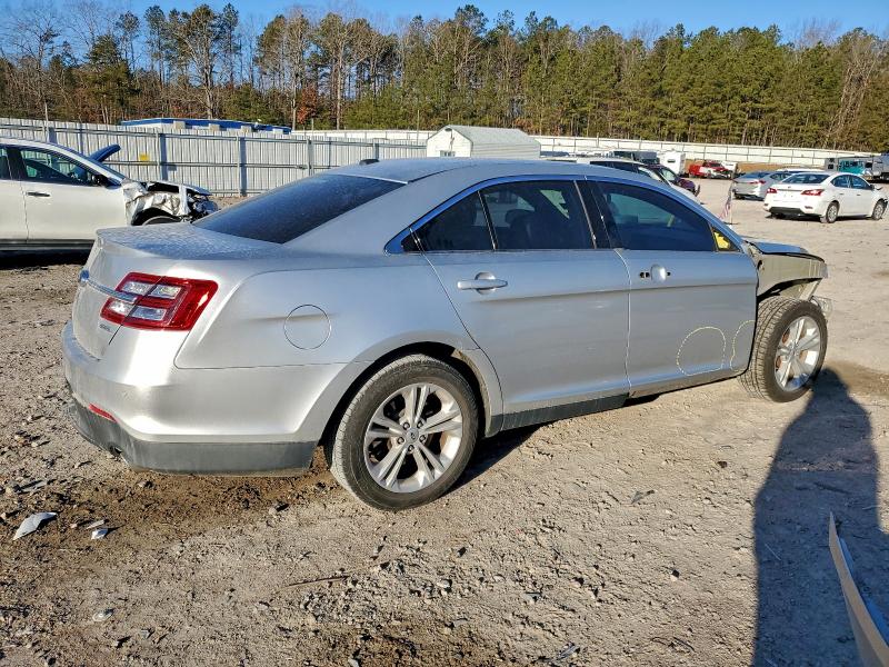 Photo 3 from auction – 2017 FORD TAURUS SEL with VIN 1FAHP2E80HG135366
