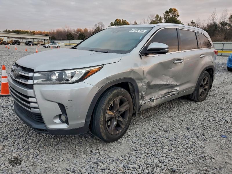 TOYOTA HIGHLANDER 2017 with VIN 5TDDZRFH6HS376607 - Photo from auction