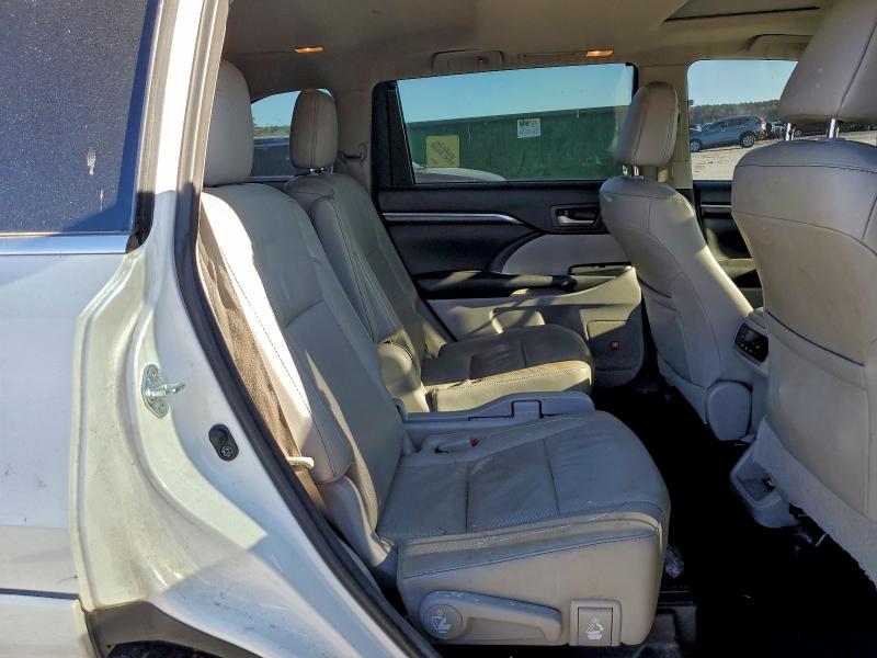 Photo 11 from auction – 2016 TOYOTA HIGHLANDER with VIN 5TDYKRFH6GS160731