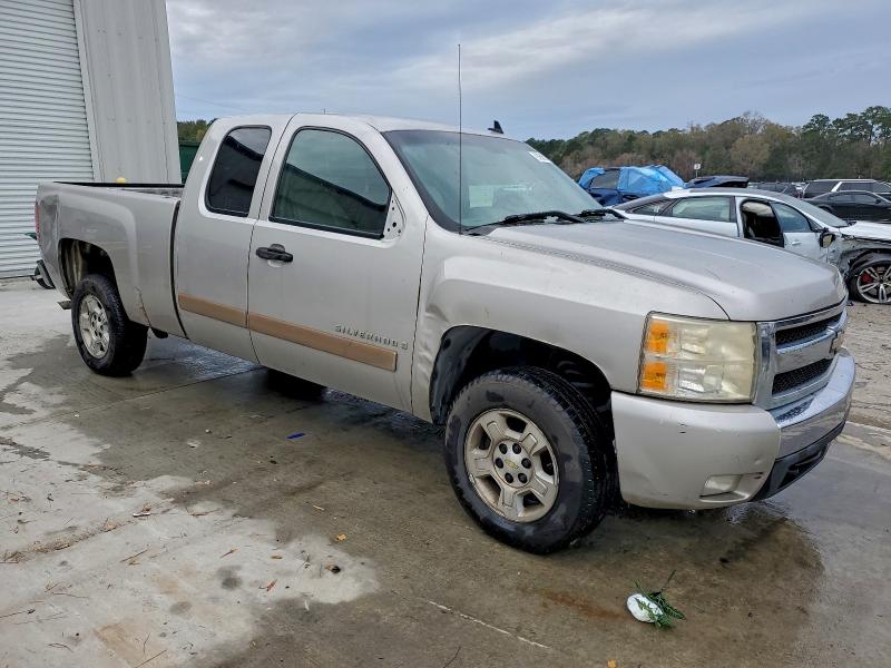 Photo 4 from auction – 2007 CHEVROLET SILVERADO with VIN 2GCEC19CX71700168