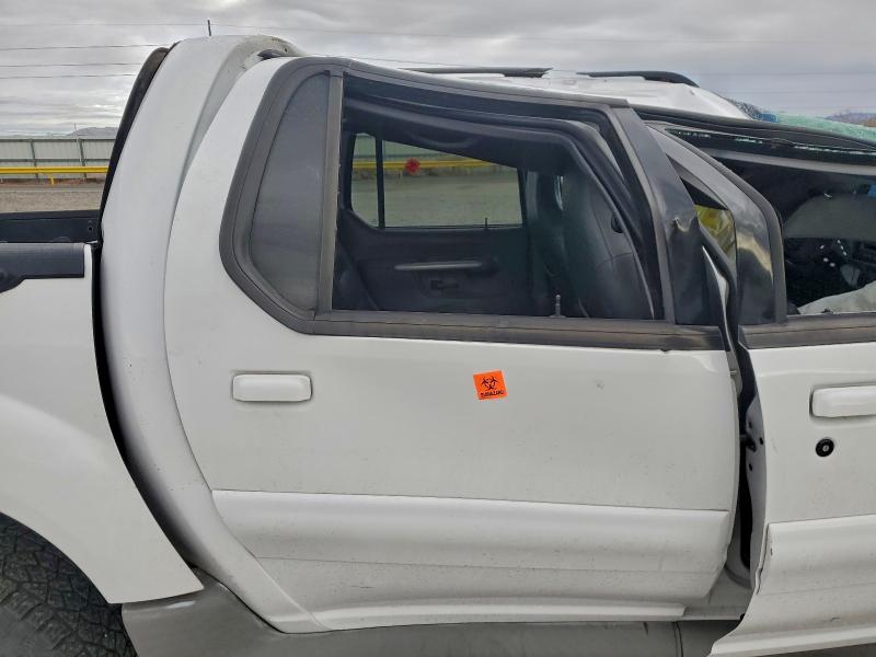 Photo 10 from auction – 2002 FORD EXPLORER S with VIN 1FMZU77E02UC38136