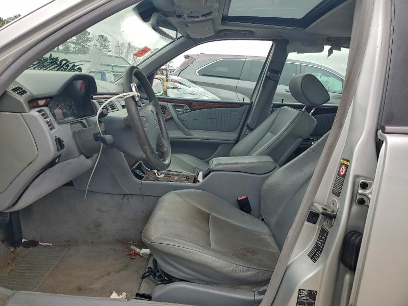 Photo 7 from auction – 2000 MERCEDES-BENZ E 430 with VIN WDBJF70JXYB083147