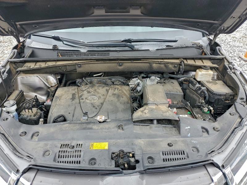 Photo 12 from auction – 2018 TOYOTA HIGHLANDER with VIN 5TDDZRFH2JS839557