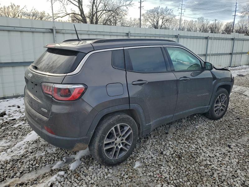 Photo 3 from auction – 2017 JEEP COMPASS LA with VIN 3C4NJCBB2HT647792