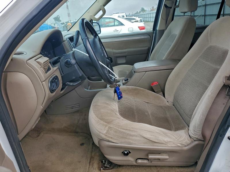Photo 7 from auction – 2004 FORD EXPLORER with VIN 1FMDU73W54ZA10390
