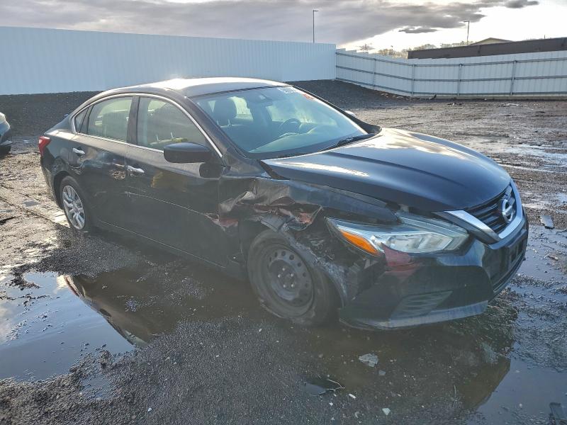 Фото 4 с аукциона – 2017 NISSAN ALTIMA с VIN 1N4AL3AP1HC494717