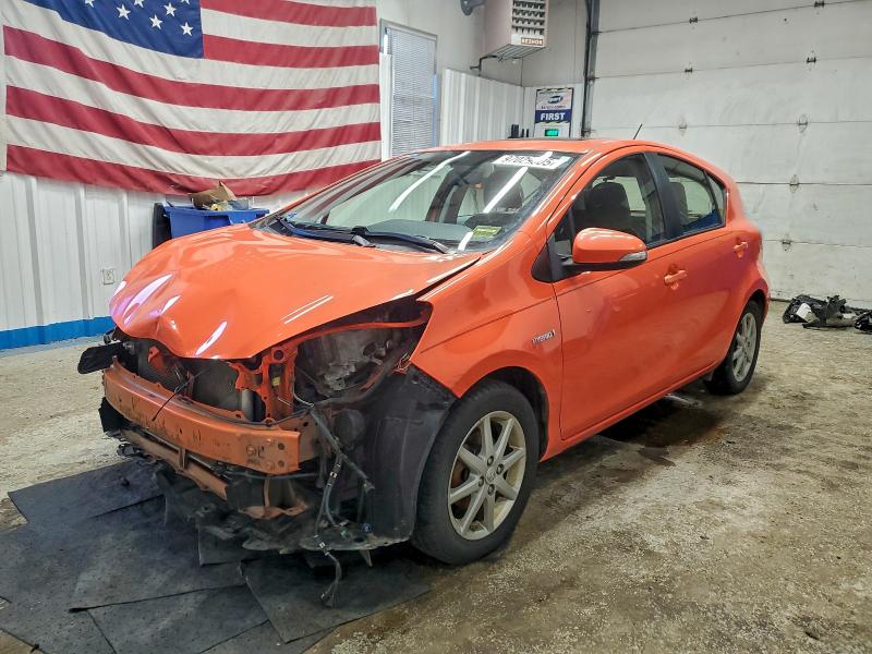 TOYOTA PRIUS C 2013 with VIN JTDKDTB33D1049490 - Photo from auction