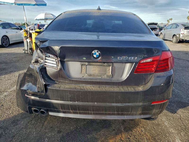 Photo 6 from auction – 2011 BMW 528 I with VIN WBAFR1C56BDJ97665