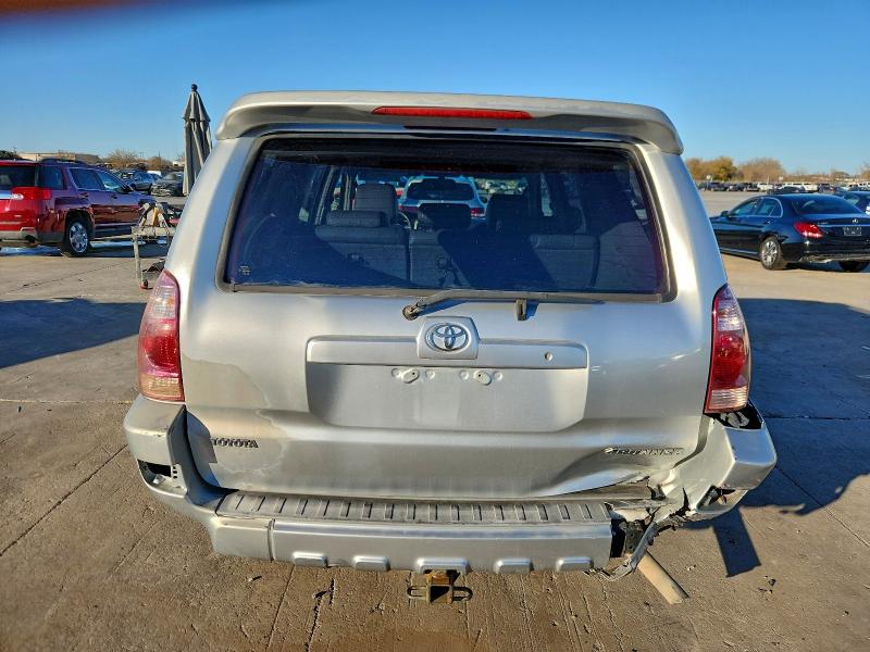 Photo 6 from auction – 2005 TOYOTA 4RUNNER SR with VIN JTEBU14R950070255
