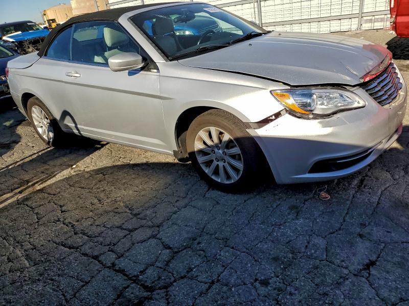 Photo 4 from auction – 2012 CHRYSLER 200 TOURIN with VIN 1C3BCBEB2CN215655