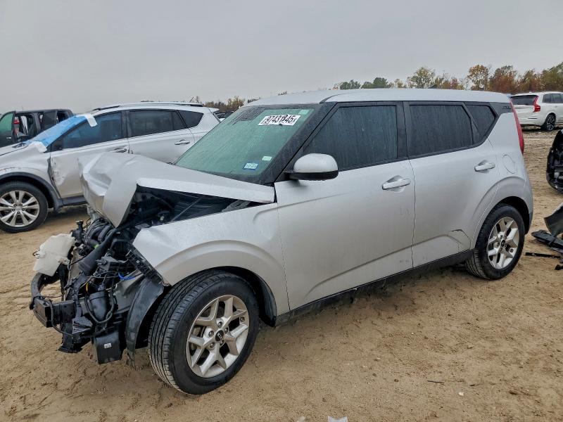 KIA SOUL 2021 with VIN KNDJ23AU2M7753947 - Photo from auction