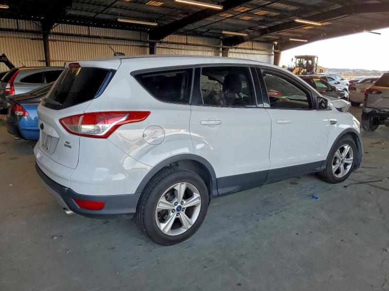 Photo 3 from auction – 2015 FORD ESCAPE SE with VIN 1FMCU9GX2FUA54597